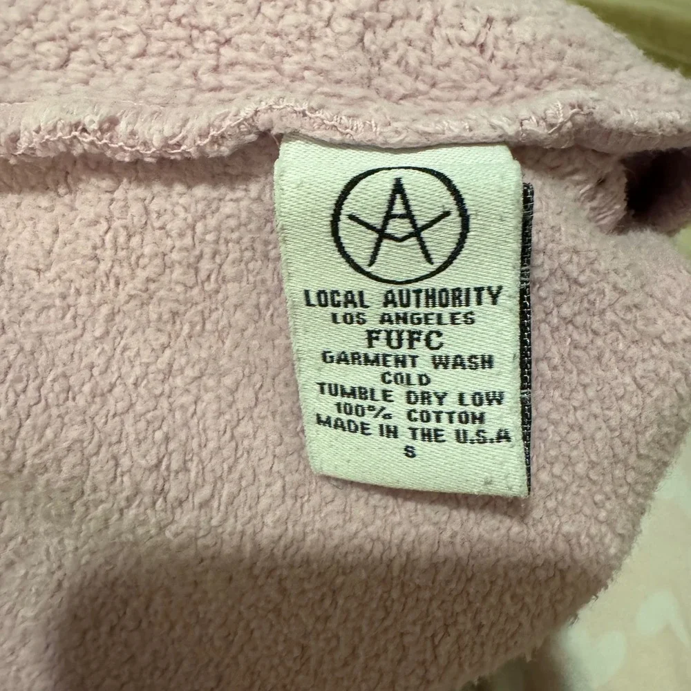 Local Authority Los Angeles Pink Sweat Shorts LA Logo Raw Hem Small